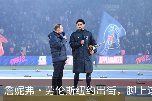 詹妮弗·劳伦斯纽约出街，脚上这双60美元Vans被扒出来了
